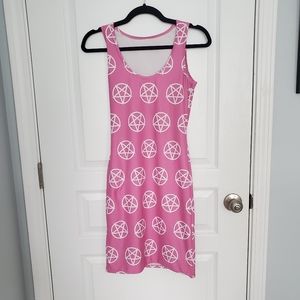 Pentagram form fitted dress.